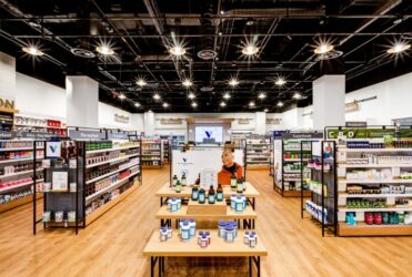 TheVitaminShoppe.EdgewaterNJ.Interior1.PRNewswire-768x518.jpg